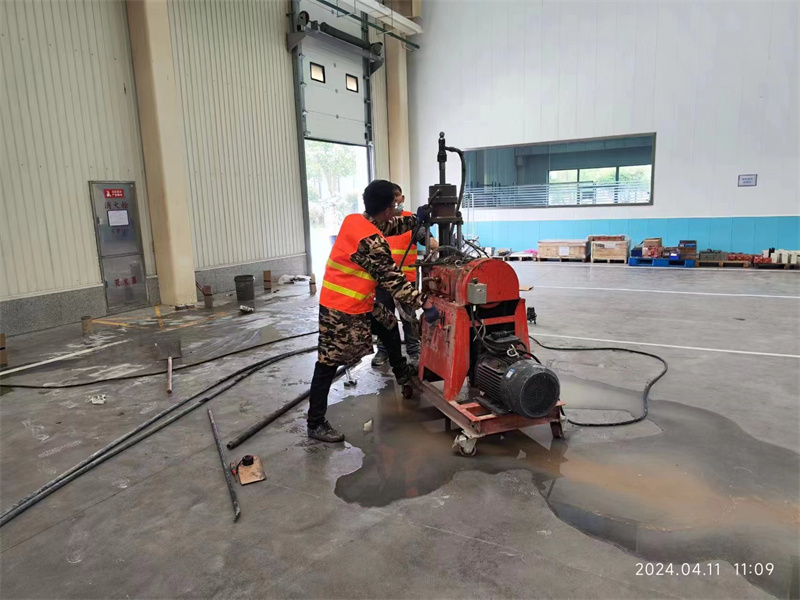 新化厂房地面下沉塌陷注浆加固施工